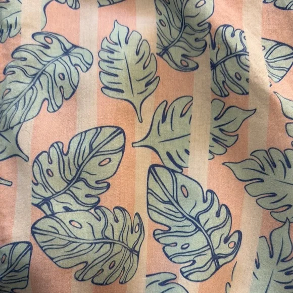 Girl’s Leaf Print Sleeveless Shirt - Picture 4 of 4